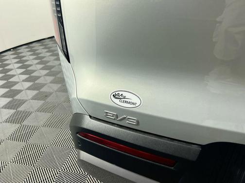 Ivory Silver 2026 Kia EV9 Light Short Range