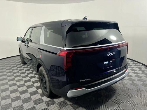 Deep Chroma Blue 2026 Kia Carnival LXS