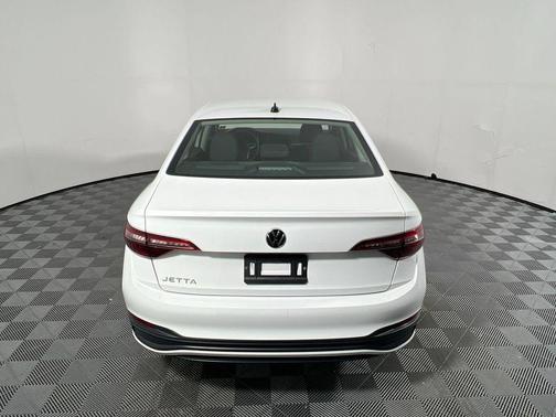 Pure White 2023 Volkswagen Jetta 1.5T S