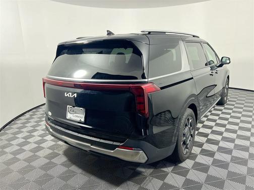 2025 Kia Carnival SX