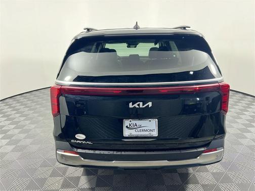 2025 Kia Carnival SX