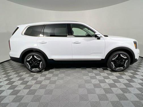 Glacial White Pearl 2024 Kia Telluride EX
