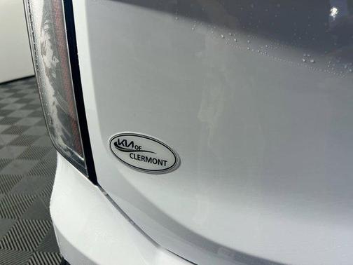 Glacial White Pearl 2024 Kia Telluride EX