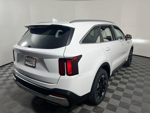 Glacial White 2026 Kia Sorento S