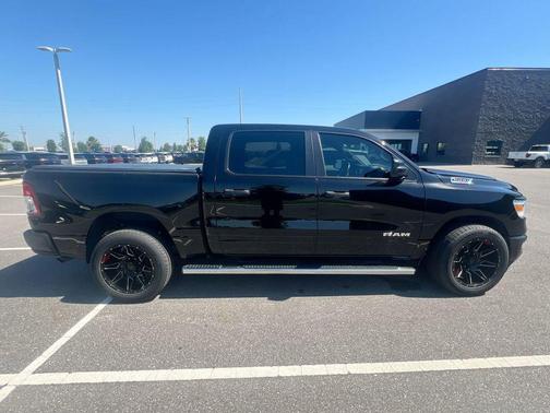 Diamond Black Crystal Pearlcoat 2022 RAM 1500 HFE