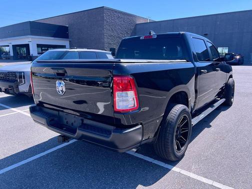 Diamond Black Crystal Pearlcoat 2022 RAM 1500 HFE