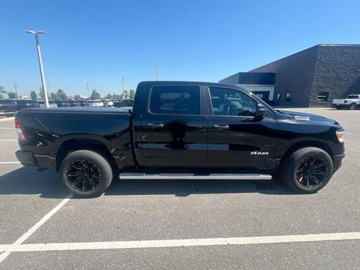 Diamond Black Crystal Pearlcoat 2022 RAM 1500 HFE