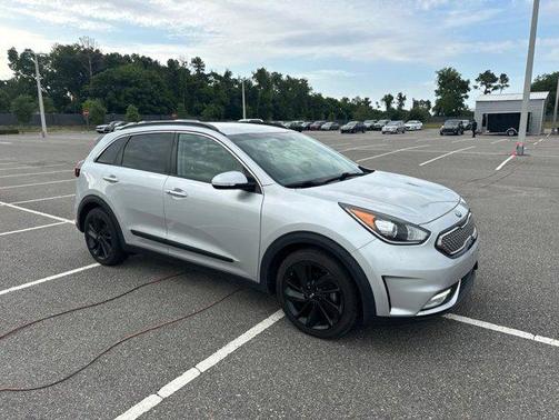 Silky Silver 2019 Kia Niro s Touring