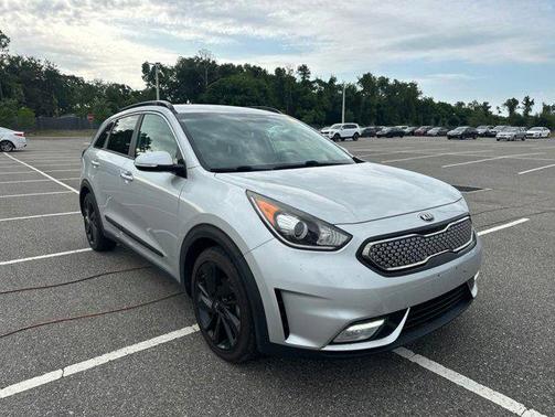 Silky Silver 2019 Kia Niro s Touring