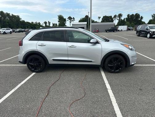 Silky Silver 2019 Kia Niro s Touring