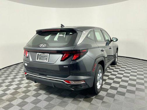 2023 Hyundai TUCSON SE
