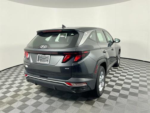 2023 Hyundai TUCSON SE