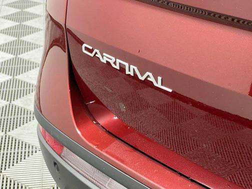 2023 Kia Carnival EX