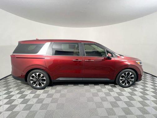 2023 Kia Carnival EX