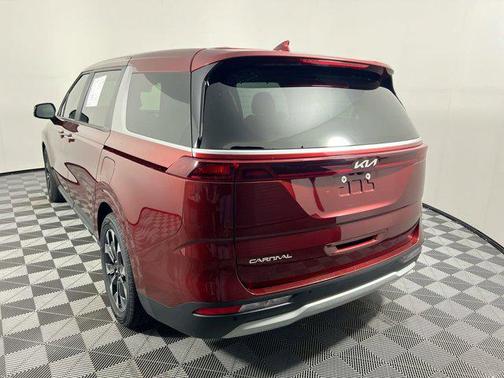 2023 Kia Carnival EX