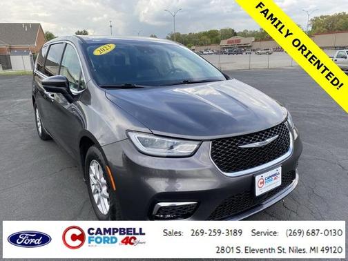 2023 Chrysler Pacifica Touring-L