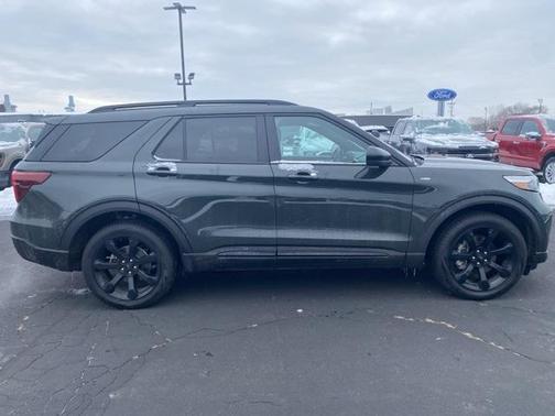 2023 Ford Explorer ST-Line
