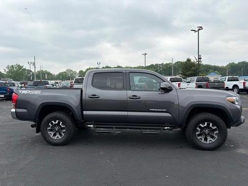 2017 Toyota Tacoma TRD Sport