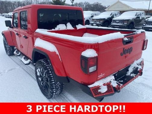 2025 Jeep Gladiator Sport