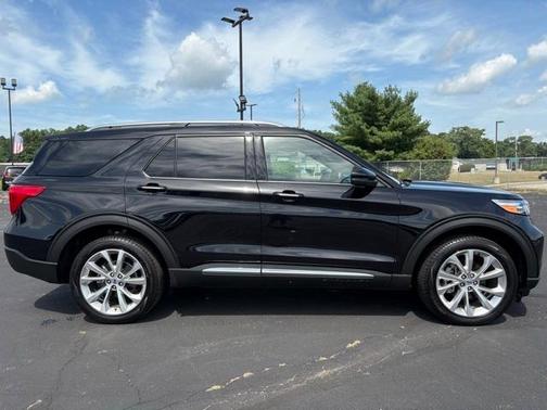 2023 Ford Explorer Platinum