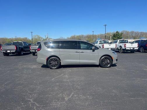 Ceramic Gray Clearcoat 2020 Chrysler Pacifica Launch Edition