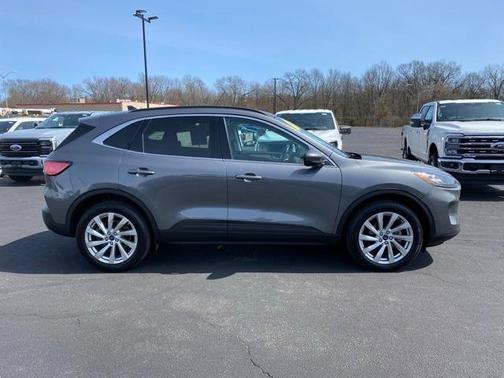 2021 Ford Escape Titanium