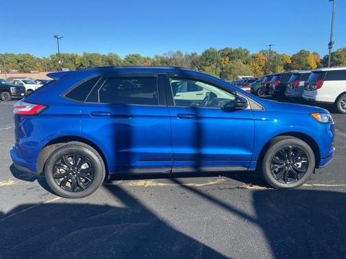 2022 Ford Edge SE