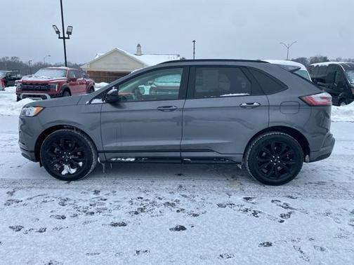 2023 Ford Edge SE