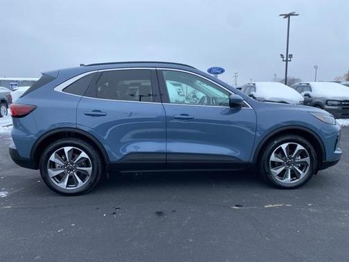 2023 Ford Escape Platinum