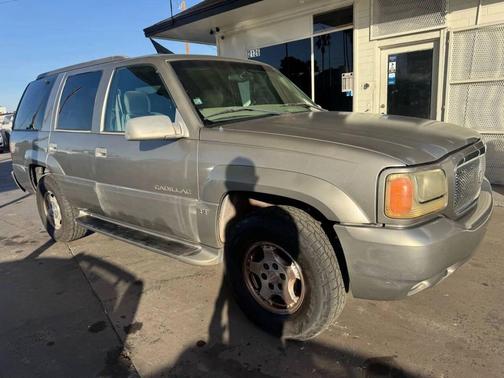 2000 Cadillac Escalade 4WD