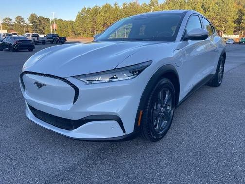 2022 Ford Mustang Mach-E SELECT