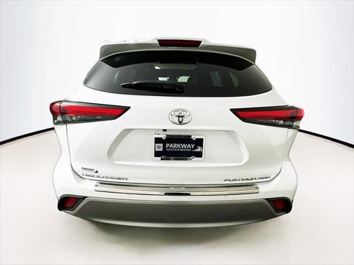 2022 Toyota Highlander Platinum