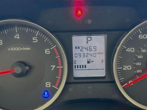 Dark Gray Metallic 2015 Subaru Forester 2.5i