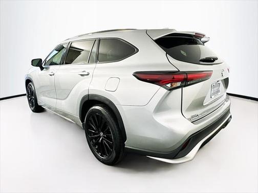 2024 Toyota Highlander XSE