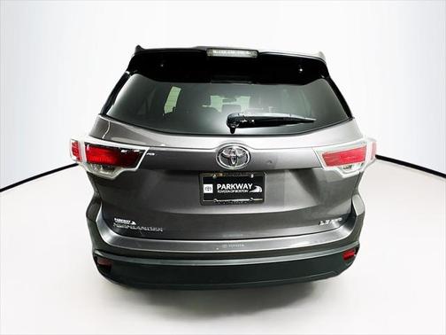 2016 Toyota Highlander LE