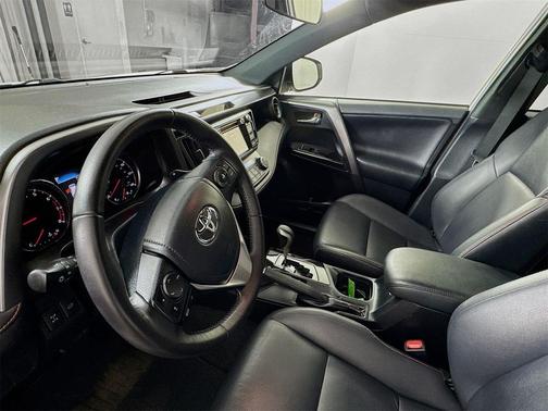 2016 Toyota RAV4 SE