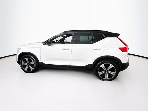 2021 Volvo XC40 Recharge Pure Electric P8