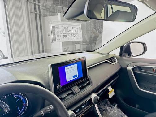2025 Toyota RAV4 Hybrid LE