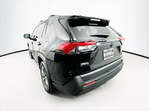 2022 Toyota RAV4 Hybrid XLE Premium
