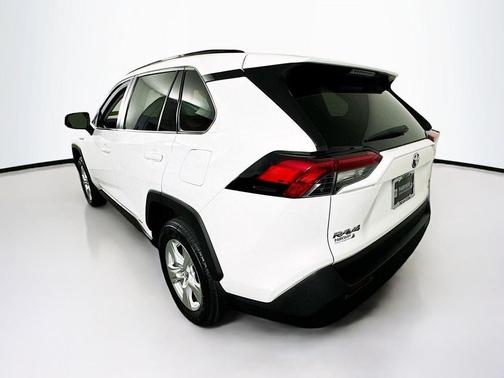 Super White 2019 Toyota RAV4 Hybrid XLE