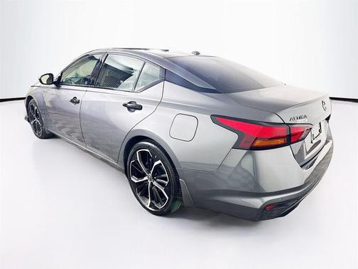 2025 Nissan Altima SR FWD