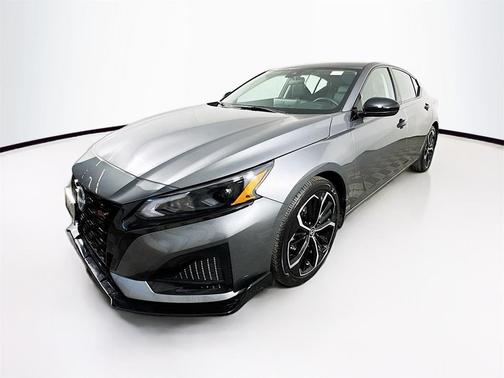 2025 Nissan Altima SR FWD