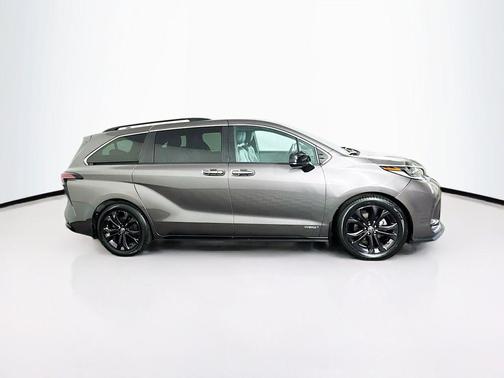 Predawn Gray Mica 2021 Toyota Sienna XSE 7 Passenger