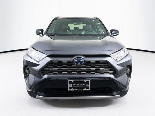 2020 Toyota RAV4 Hybrid SE