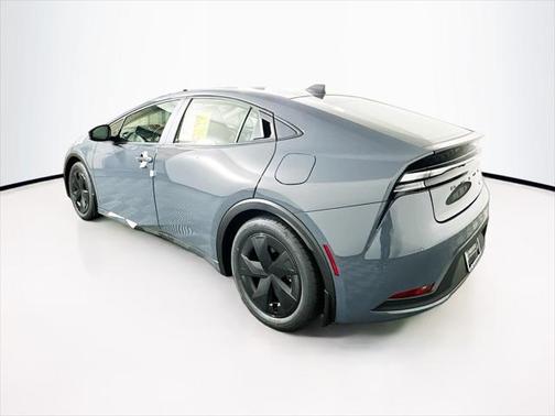 2025 Toyota Prius L