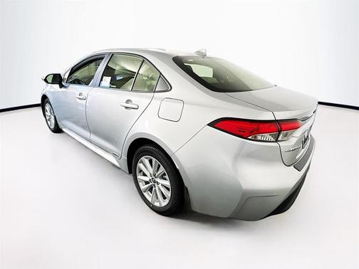 2025 Toyota Corolla Hybrid LE