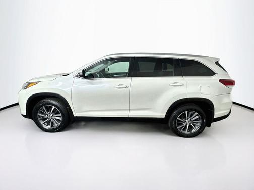 Blizzard Pearl 2019 Toyota Highlander XLE