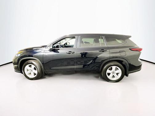 Midnight Black Metallic 2024 Toyota Highlander LE