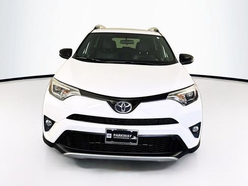 Super White 2016 Toyota RAV4 SE