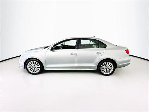 2015 Volkswagen Jetta Auto SE w/Connectivity/Navigation